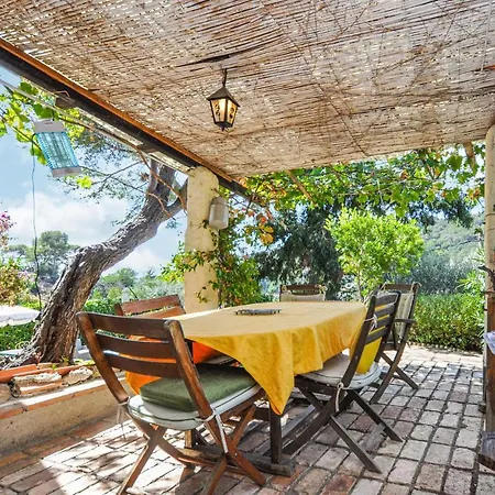1 Bedroom Lovely In *