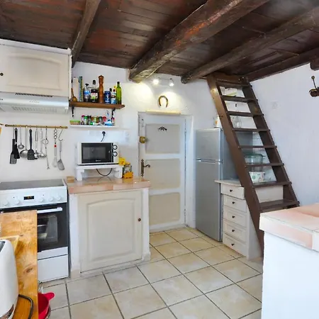 1 Bedroom Lovely In *